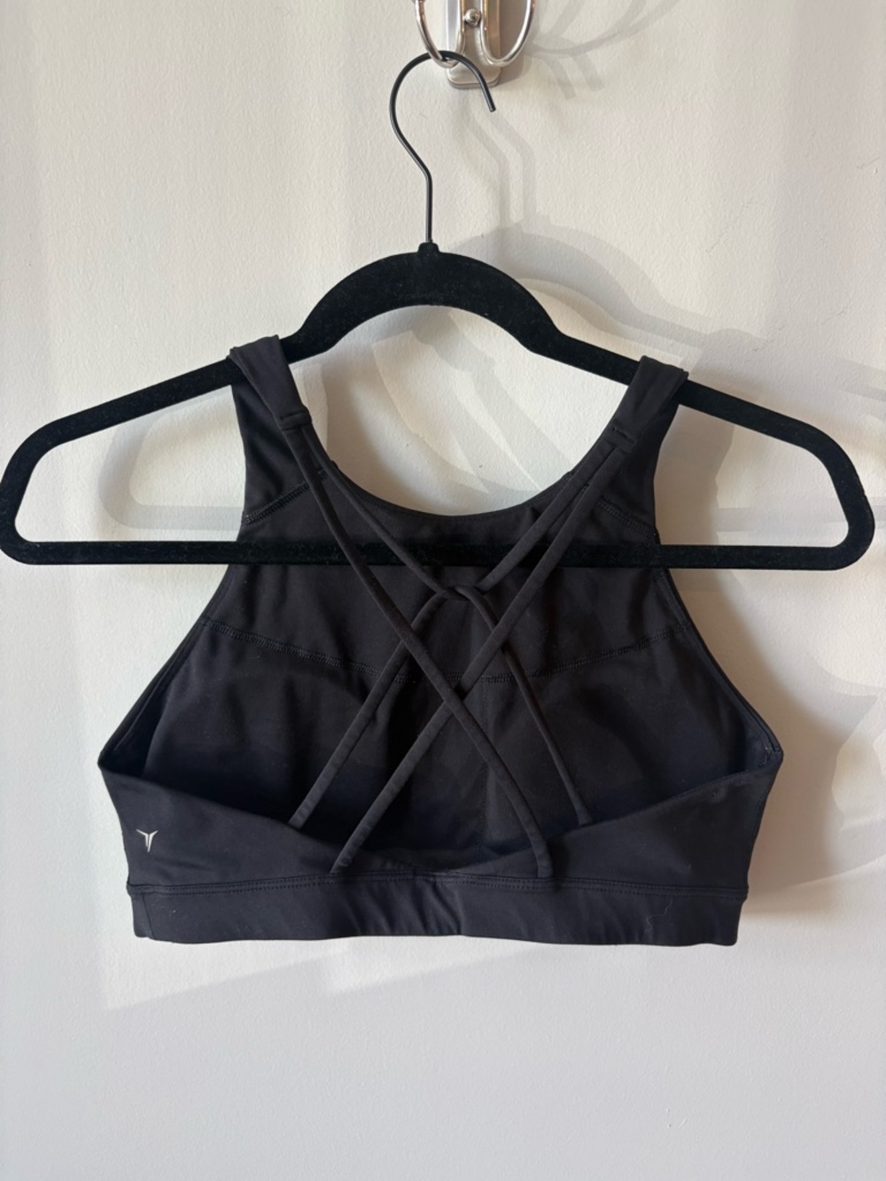 Old Navy Black Cross-Back Sports Bra